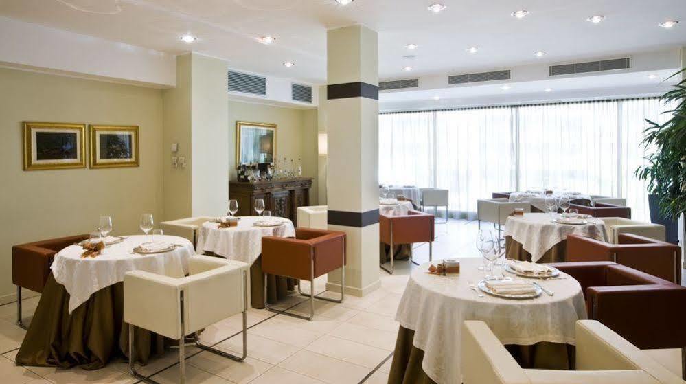Rizzi Aquacharme Hotel & Spa Boario Terme Eksteriør billede