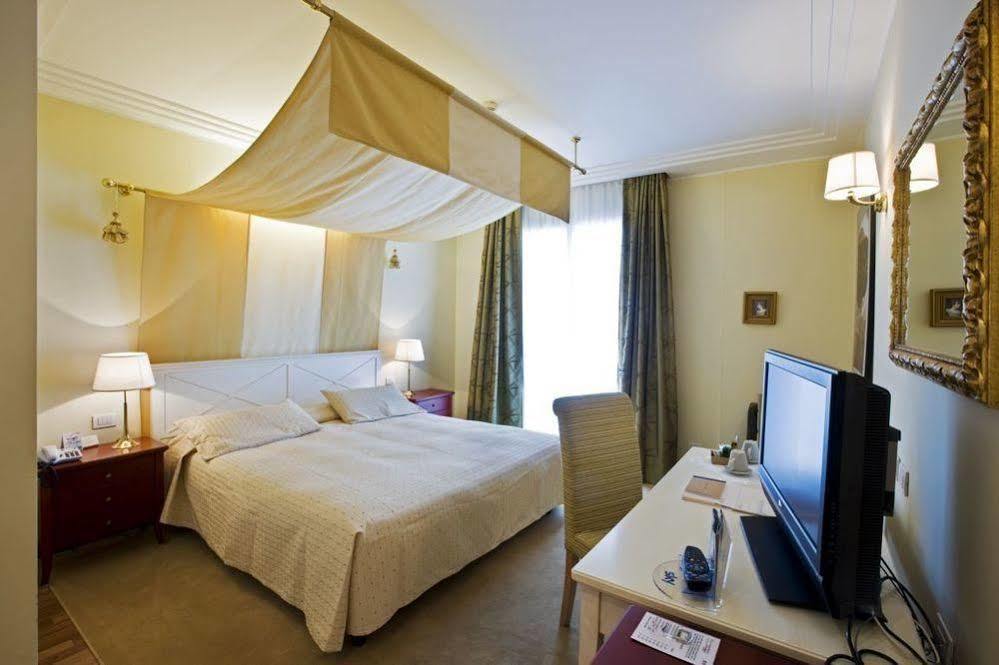 Rizzi Aquacharme Hotel & Spa Boario Terme Eksteriør billede